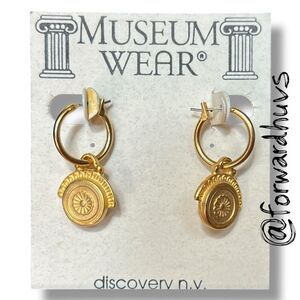 Museum Wear® Discover N.Y. Hoop Earrings